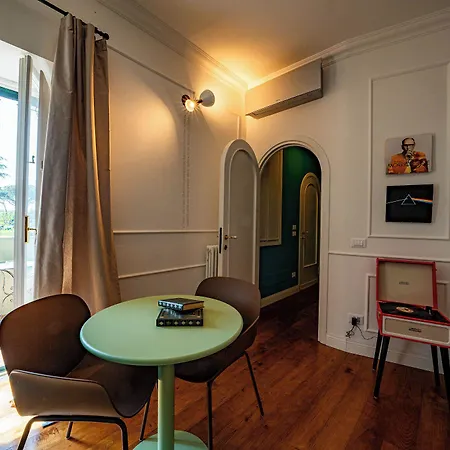 Giardini Penelope E *